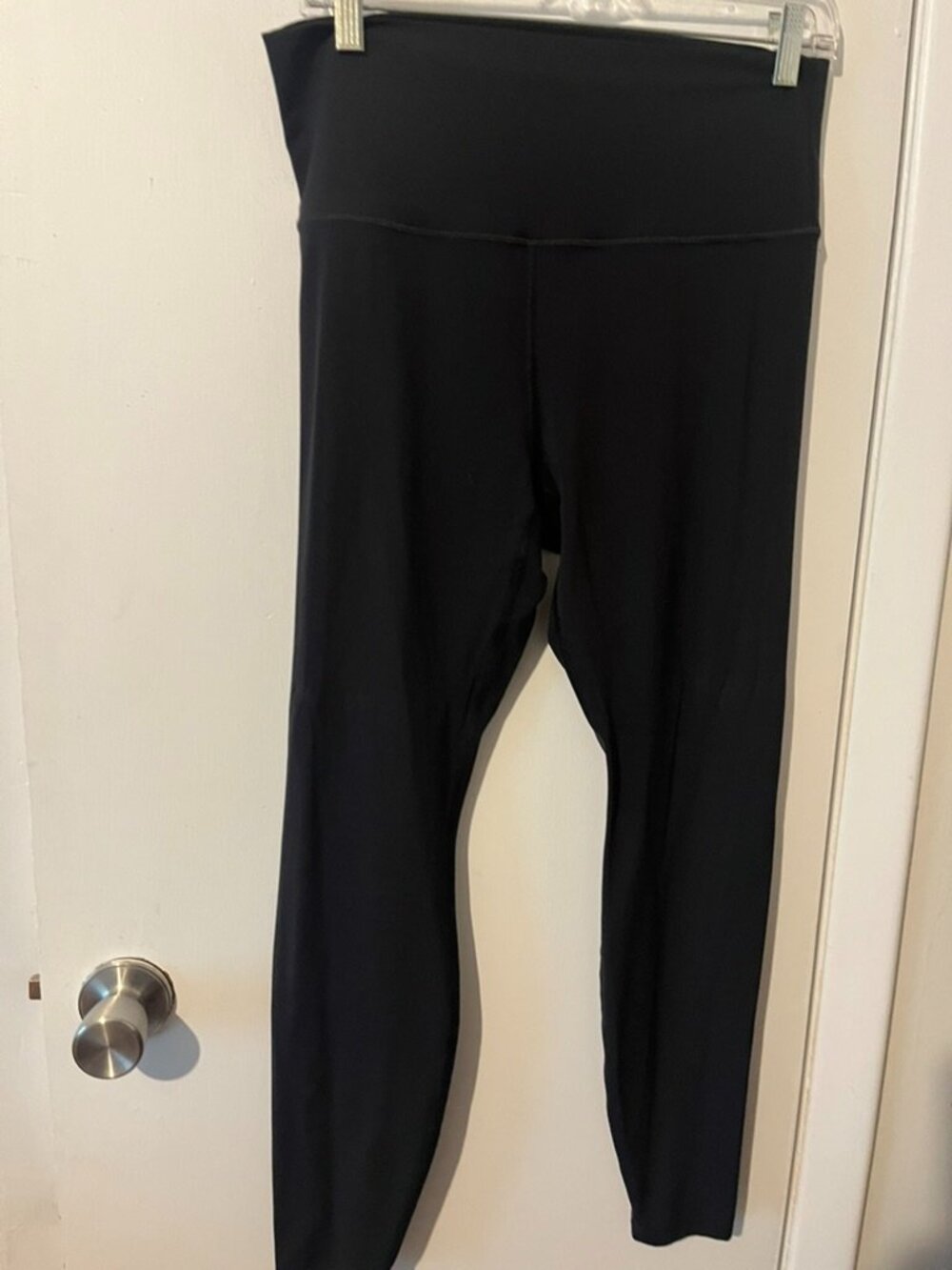 LOT 3 LEGGINGS 1 CAPRI LEGGINGS SZ L